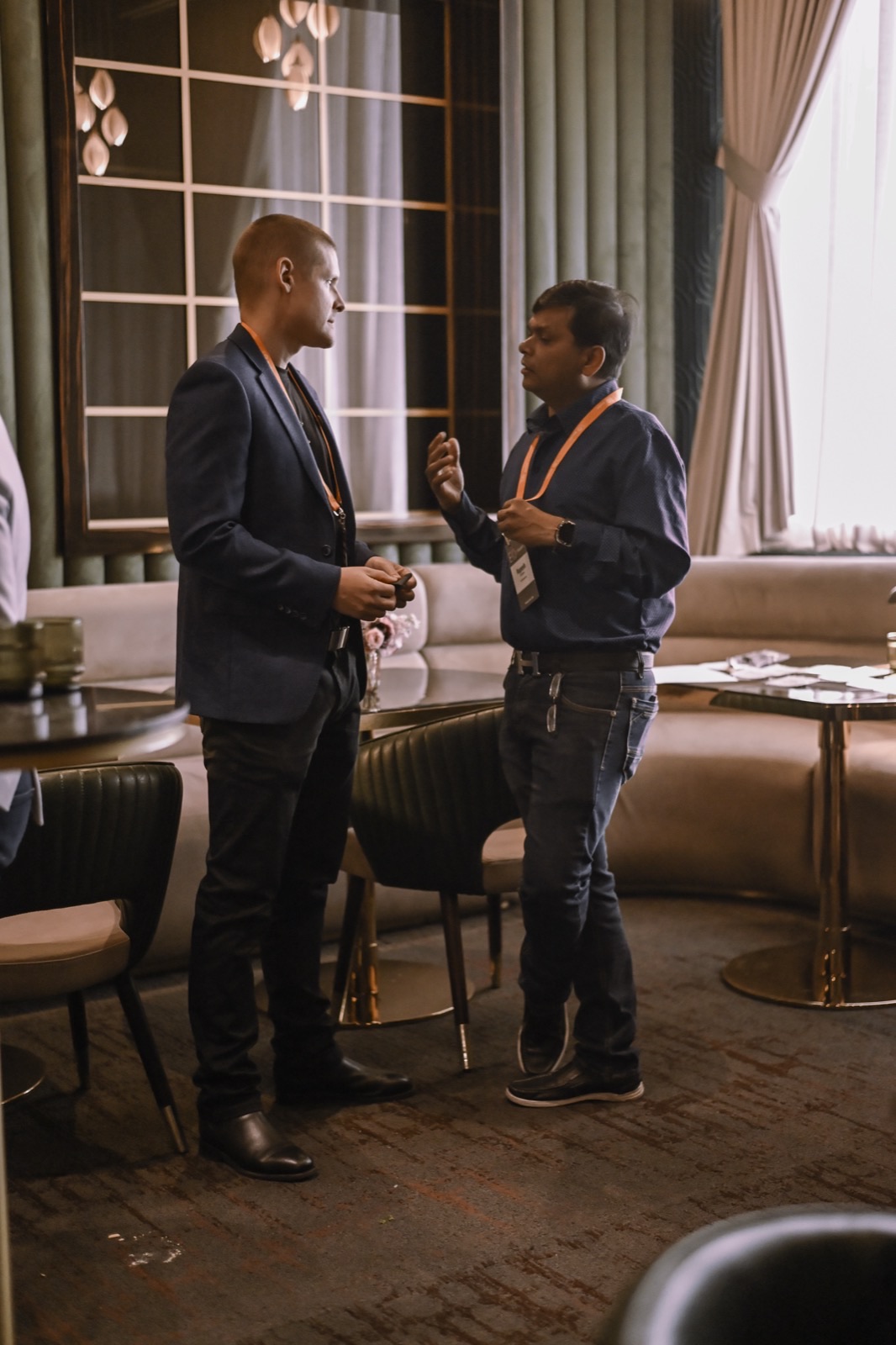 EO members connecting at a leadership event