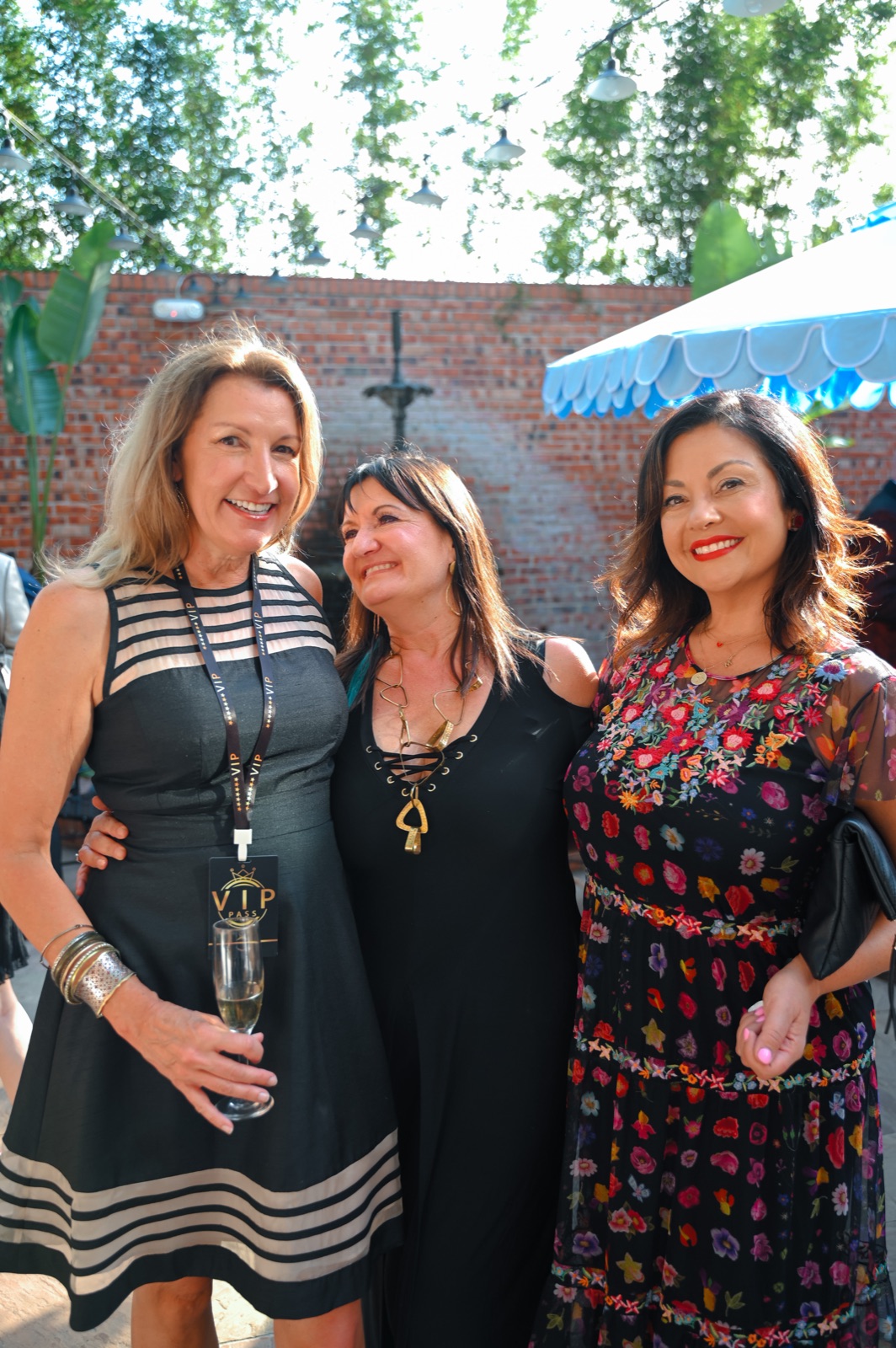 EO Houston members celebrating at the awards gala